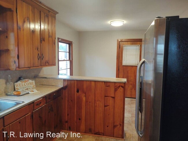 Building Photo - 3 br, 1 bath House - 615 East Grover Street
