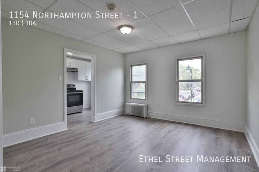 Foto principal - 1154 Northampton St