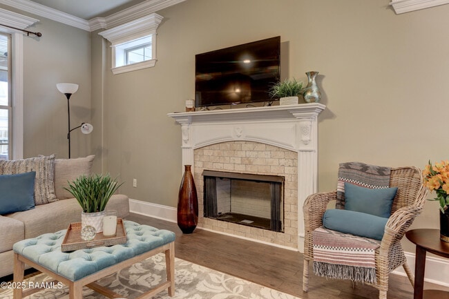 Building Photo - 505 N Montauban Dr