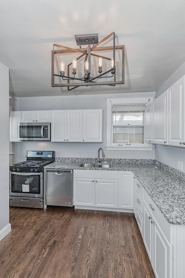 Kitchen - 1611 Prather Ave