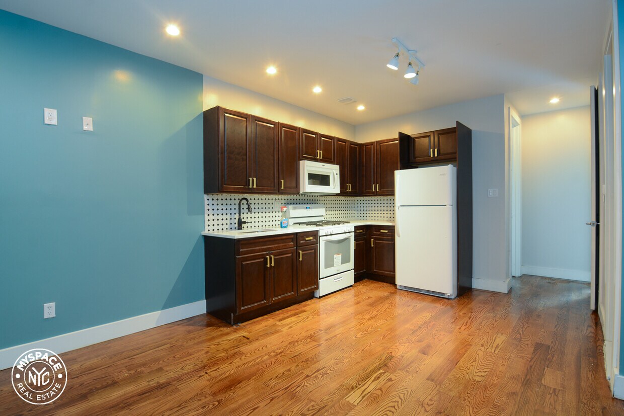 Primary Photo - 1305 Herkimer St
