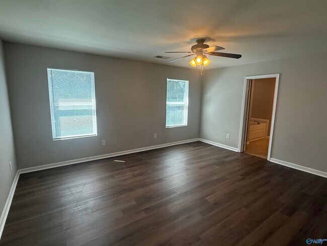 Foto del edificio - 208 Whitestone Dr NE