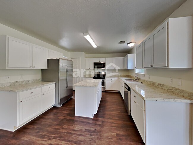 Building Photo - 2602 Port Carissa Dr