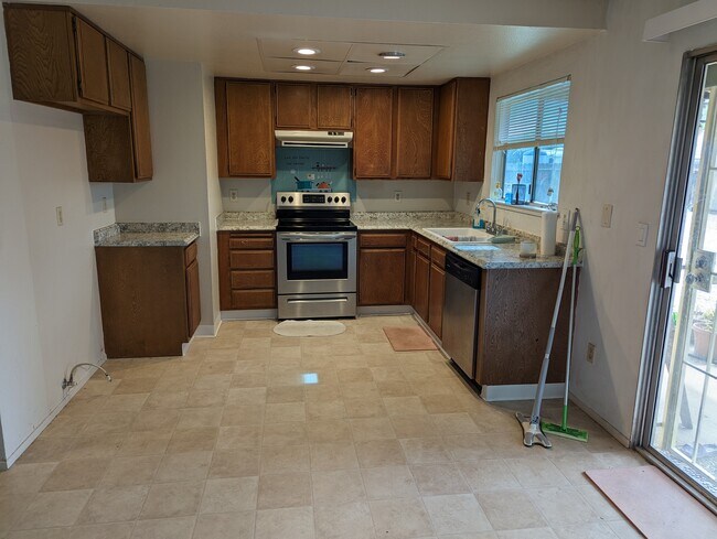 Foto del edificio - 4100 Thornhill Dr