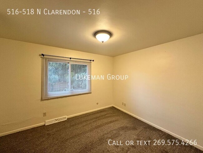 Building Photo - 516-518 N Clarendon-516
