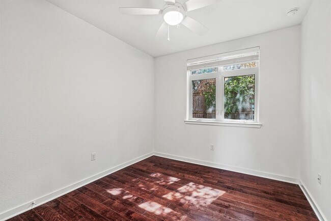 Foto del edificio - 6700 Menchaca Rd