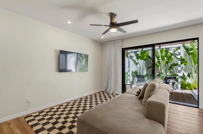 Foto del edificio - 2141 Awihi Pl