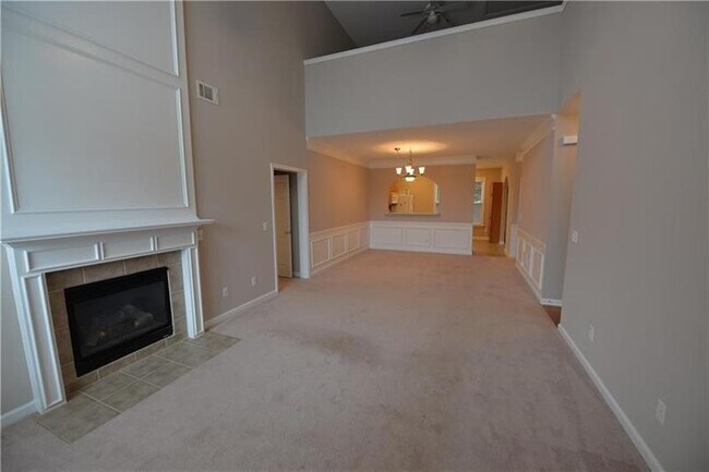 Foto del edificio - 484 Grayson Way