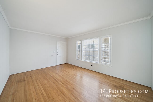 Building Photo - 1406 N Mansfield Ave