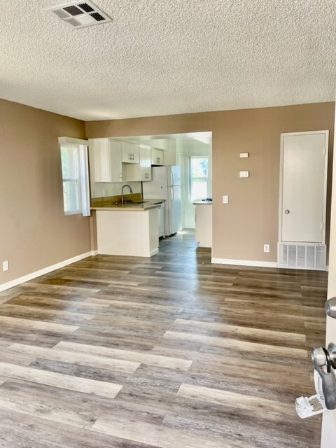 Building Photo - 44220 San Pablo Ave