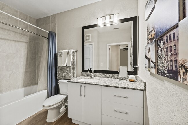 Building Photo - Ancora