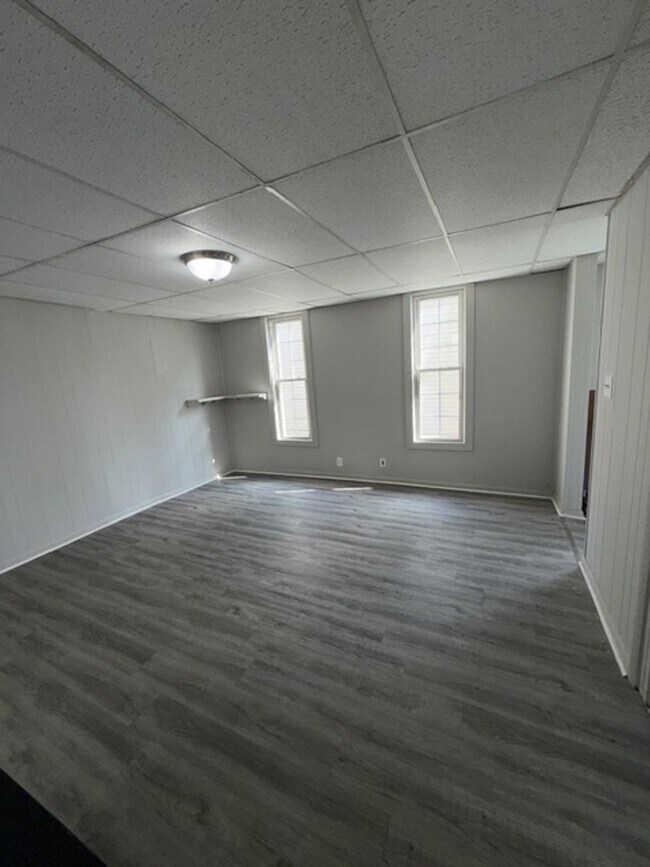 Foto del edificio - 1411 W Maryland St