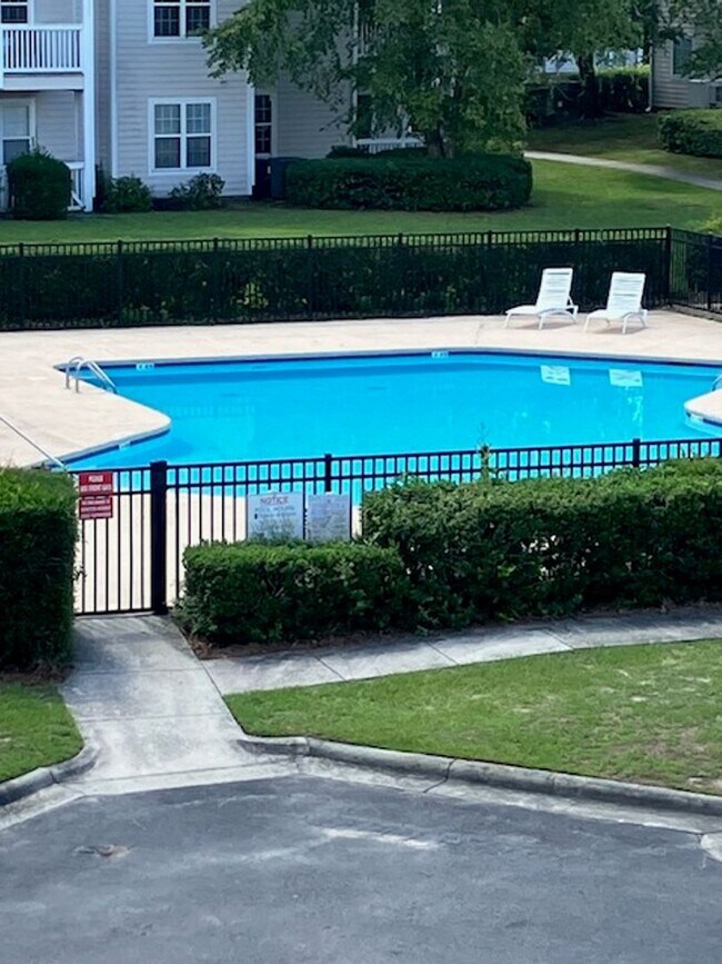 Building Photo - 904 Litchfield Way