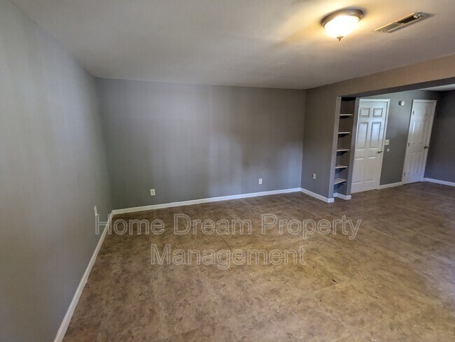 Building Photo - 11605 Rutherford Dr