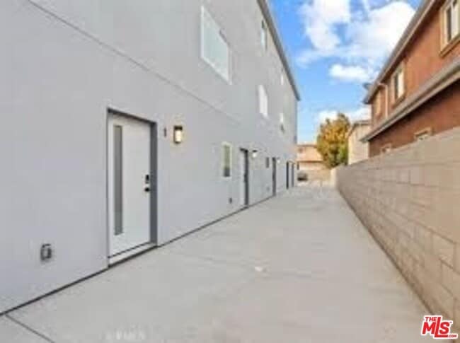 Foto del edificio - 14759 Friar St