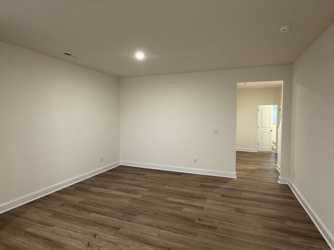 Foto del edificio - 3 Bedroom | 2.5 Bathroom Raleigh Townhome