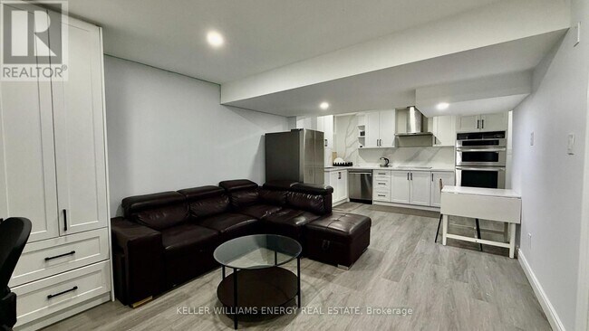 Building Photo - 53 Raven Cross Ave