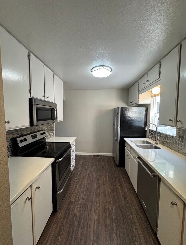 Foto del edificio - 1579 NW Eastbrook Ct
