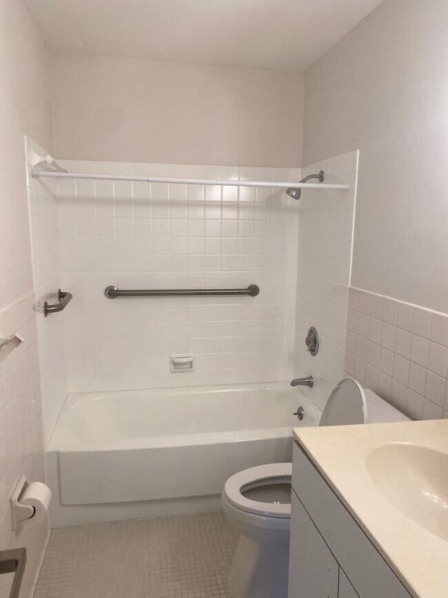 baño - 700 Melrose Ave