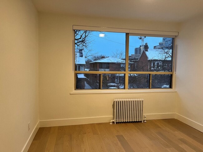 Building Photo - 55 Hendrick Ave