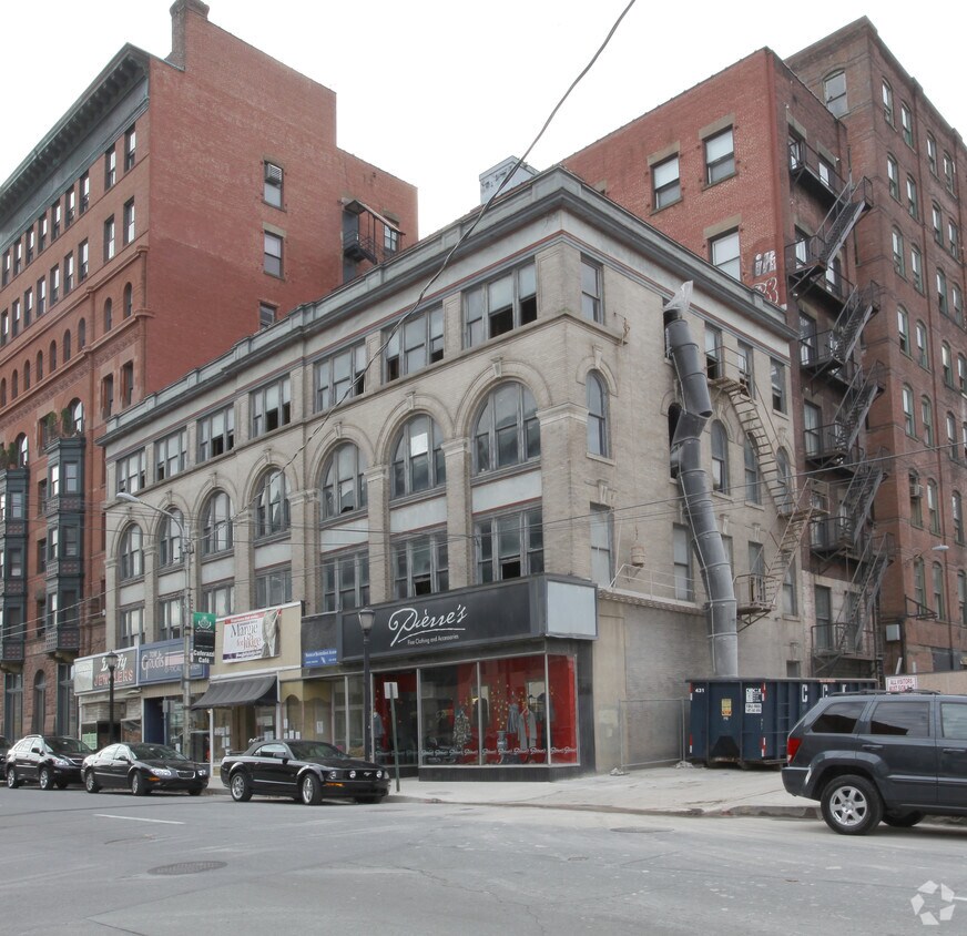 Primary Photo - 430-434 Spruce St