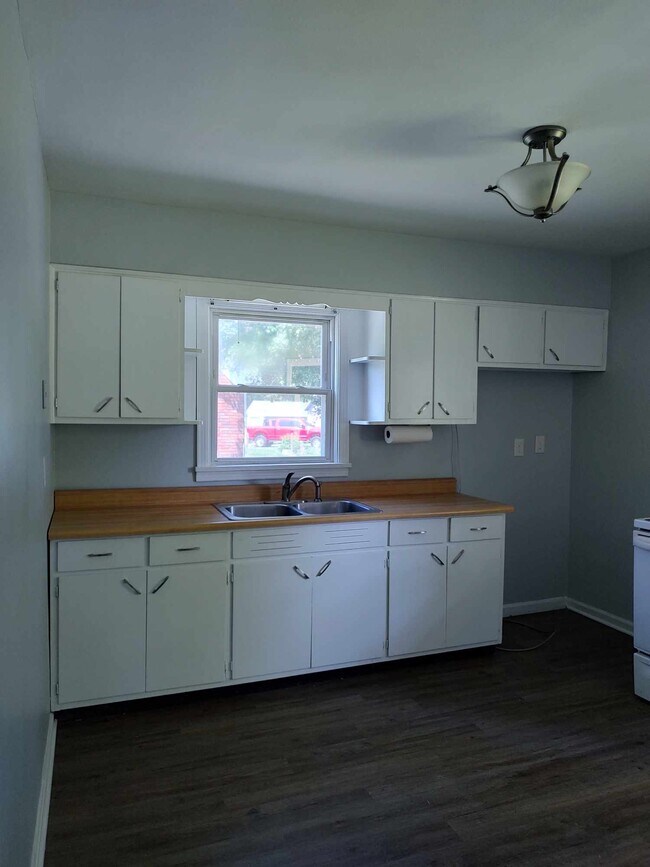 Building Photo - 7806 Glaser Ln