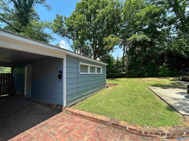 Building Photo - 2705 Whitesburg Dr