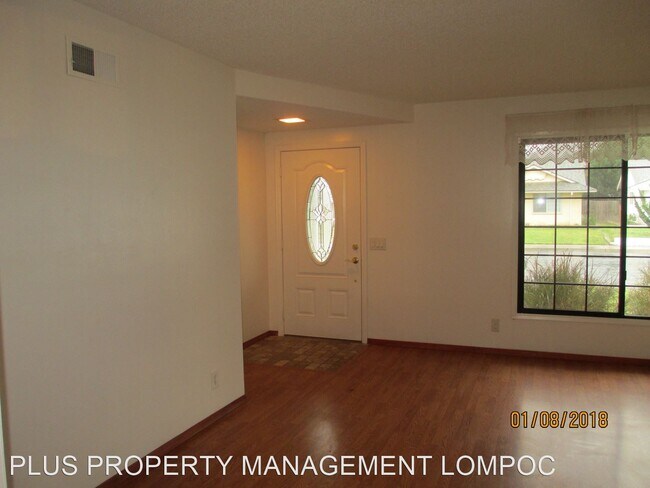 Building Photo - 3 br, 2 bath House - 237 Amherst Place