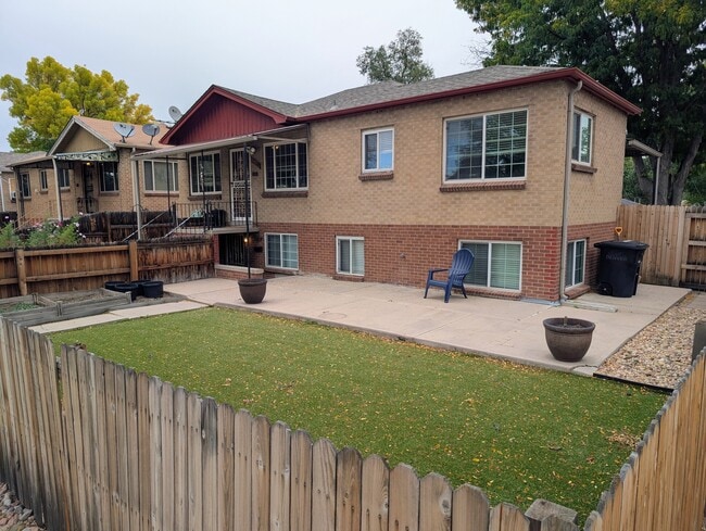 Building Photo - 2110 King St