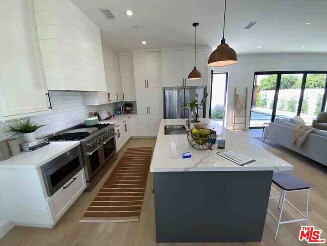 Foto del edificio - 11221 Hannum Ave