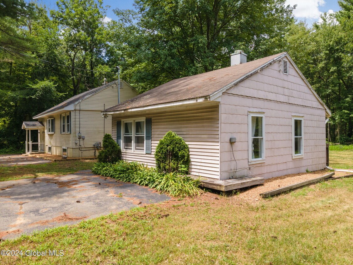 Primary Photo - 293-295-295 Church Rd