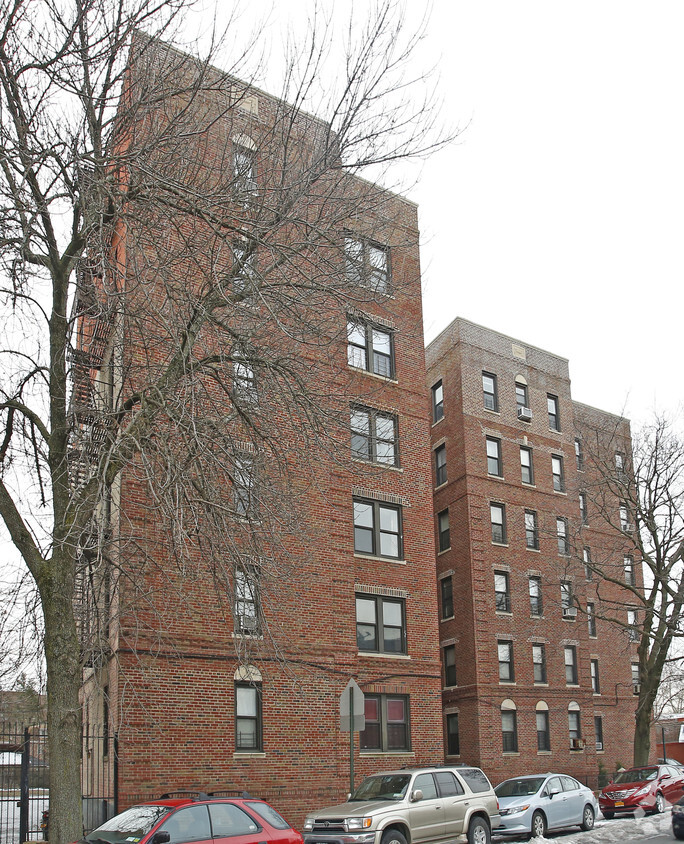 Building Photo - 2147 E 17TH St