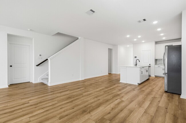 Foto del edificio - 17043 Luminous Ln