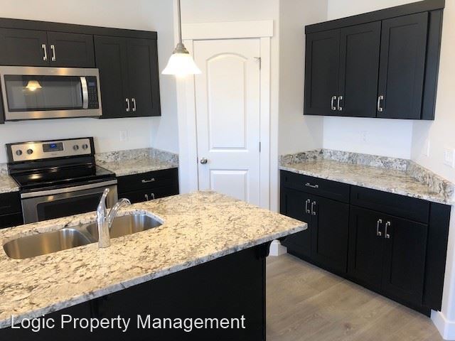 Building Photo - 4 br, 2.5 bath House - 4376 Bronson Ln