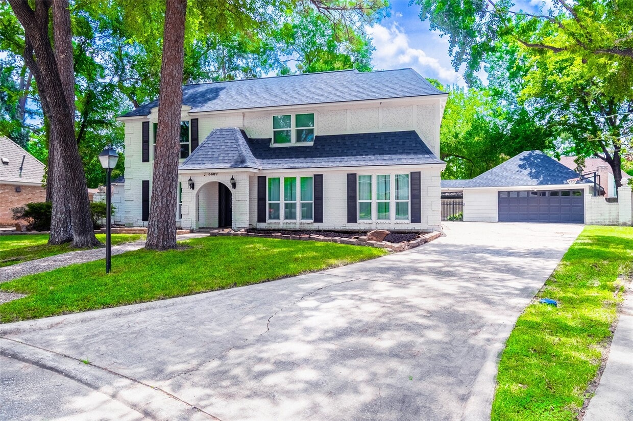 Foto principal - 5607 Court of York