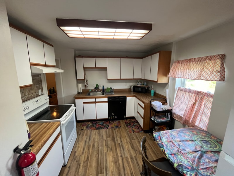 Primary Photo - 305 W Clayton Ave
