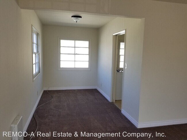 Building Photo - 802 Raymond Ave