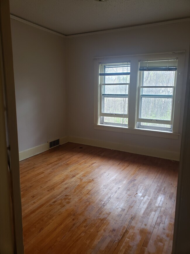 Foto del edificio - 1517 Waverly Ave