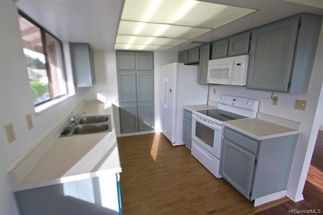 Building Photo - 98-1696-1696 Kaahumanu St