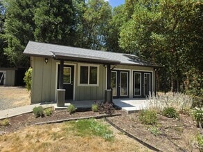 Building Photo - 444 Sheraton Dr