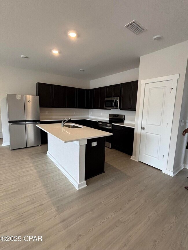 Foto del edificio - 1080 Blazing Star St