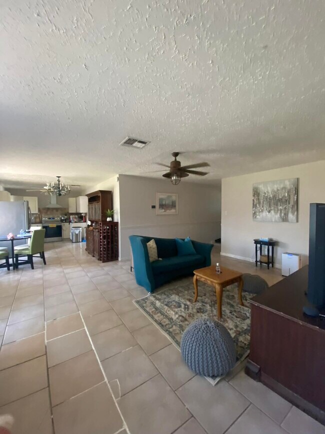 Building Photo - 11303 Verlaine Dr