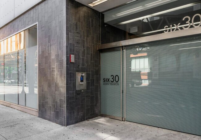 Foto del edificio - 630 N Franklin St
