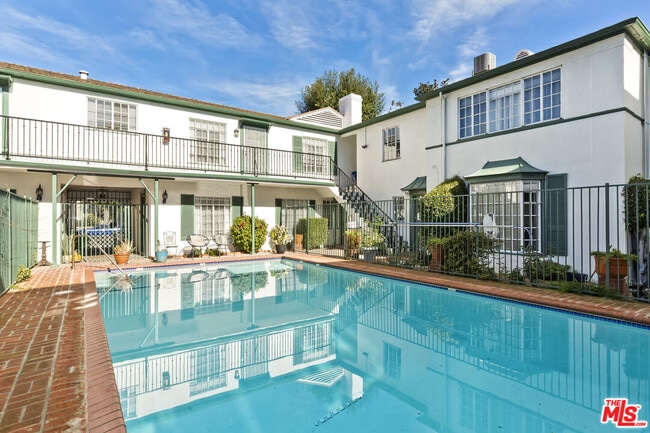 Foto del edificio - 9756 W Olympic Blvd