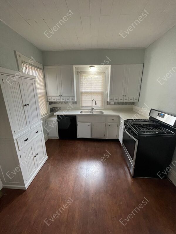 Building Photo - 12615 Old Halls Ferry Rd