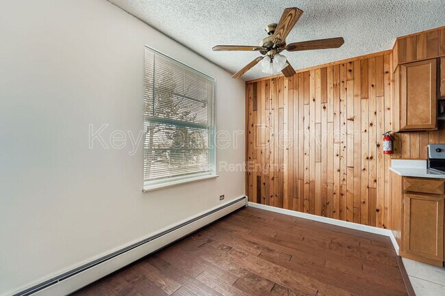 Foto del edificio - 2120 S Vaughn Way