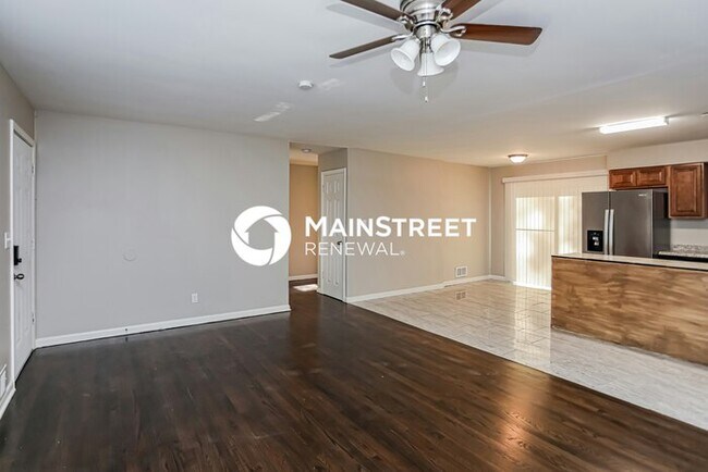 Building Photo - 3 Bedroom Pet-Friendly Home in RAYTOWN, MO...