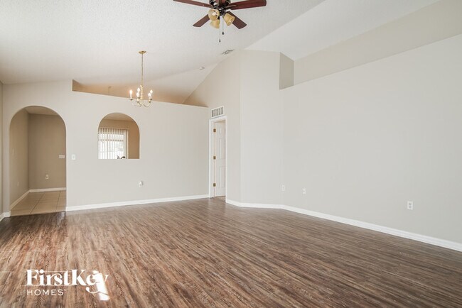 Building Photo - 3009 Whispering Trails Dr