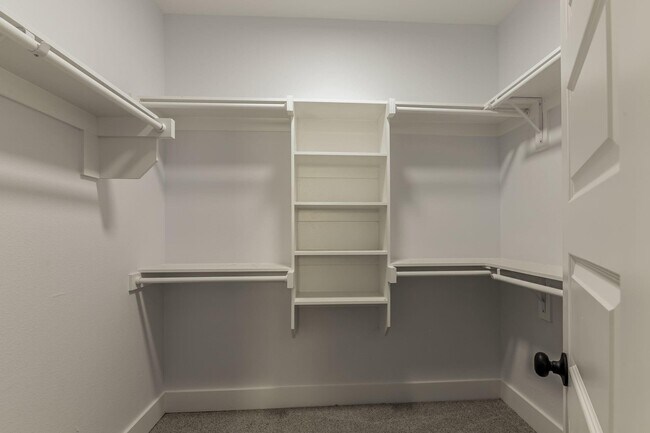 Foto del edificio - 770 Elwayne Ave