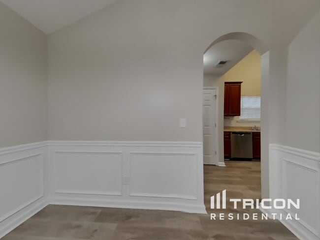 Building Photo - 247 Augusta Woods Dr